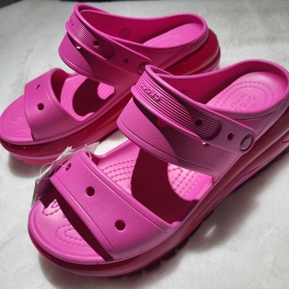 NWT CROCS Mega Crush Sandals - Picture 3 of 10